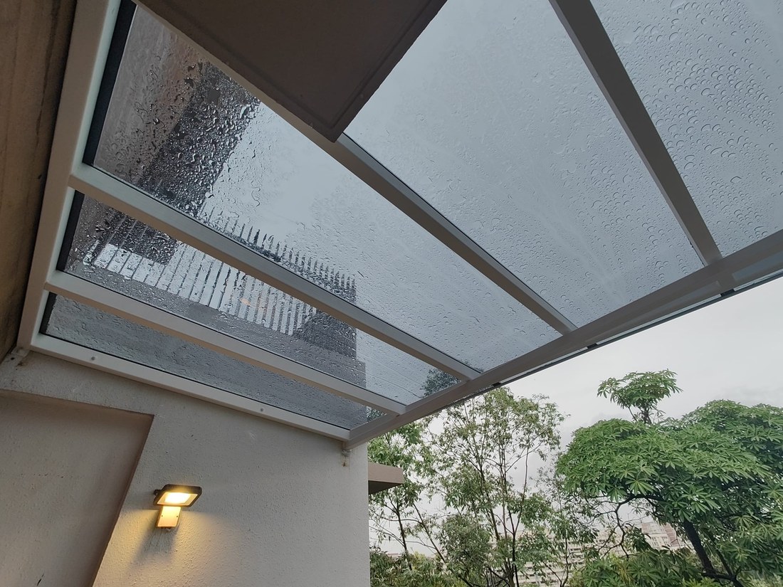 Timber-look aluminium ceiling panel