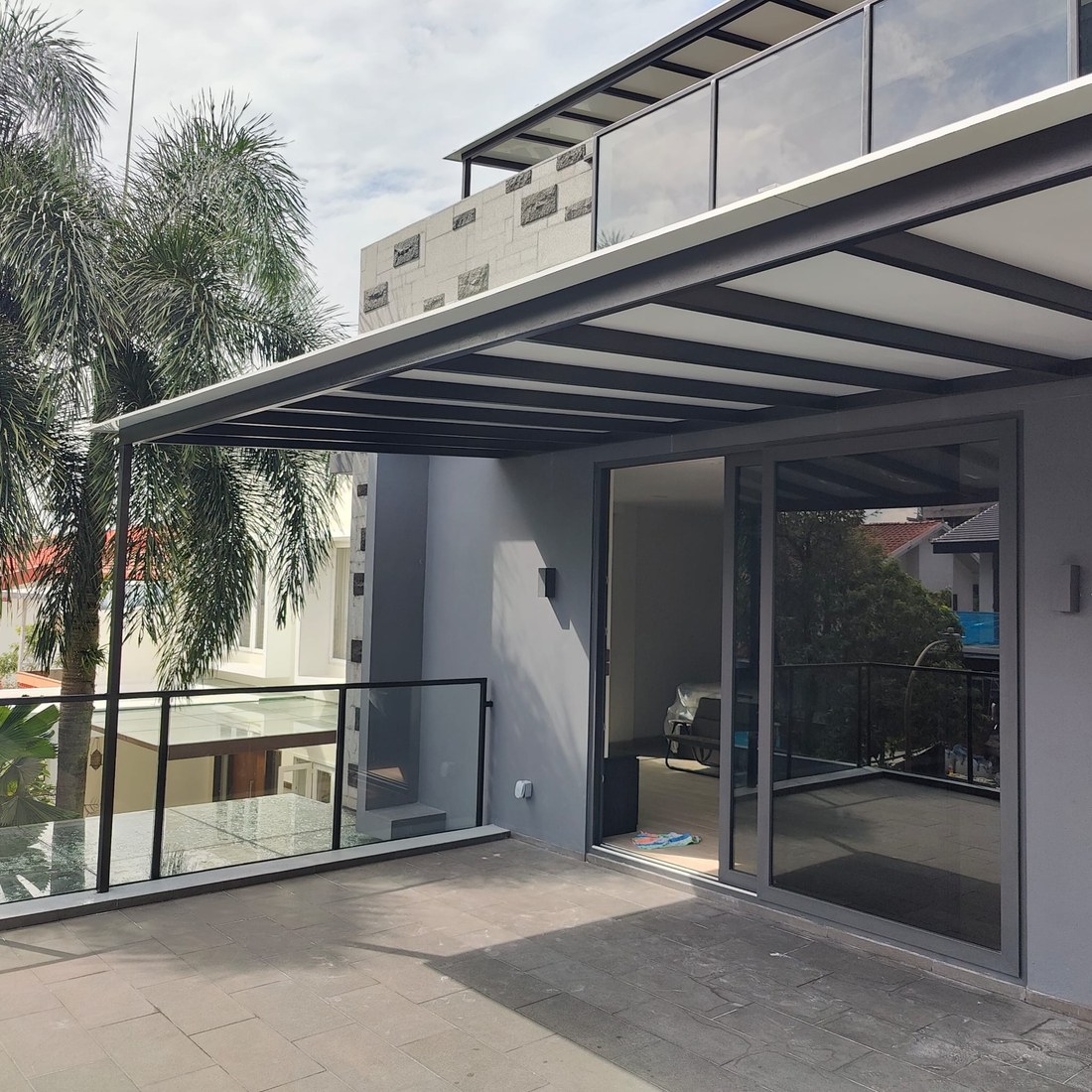 Roof extension over a side yard